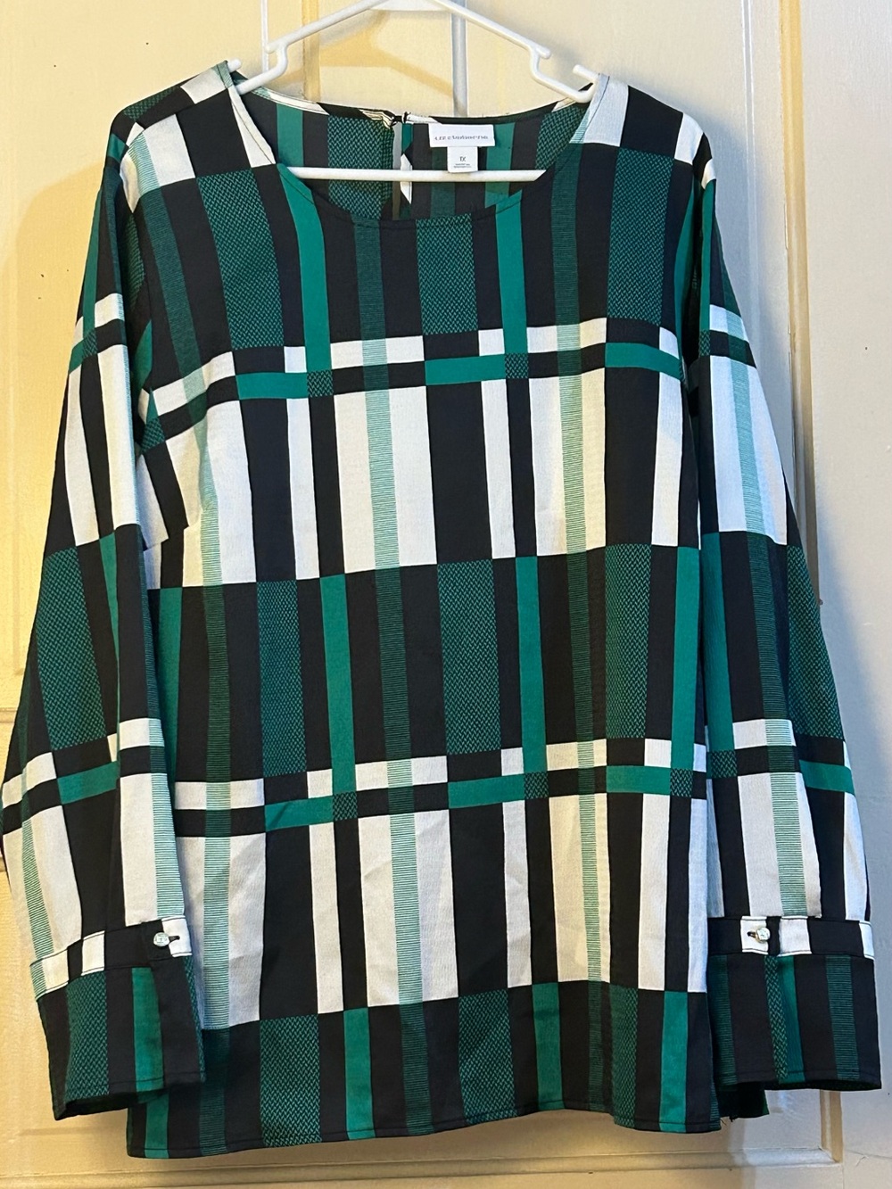 Liz Claiborne Bold Geometric Color-Block Blouse - Emerald & Black (Size 1X)